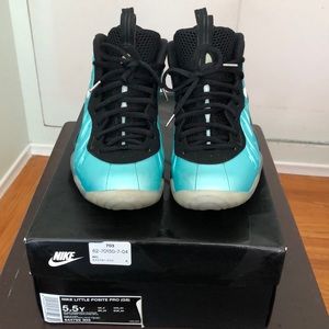 Size 5.5 Nike little foam posite pro